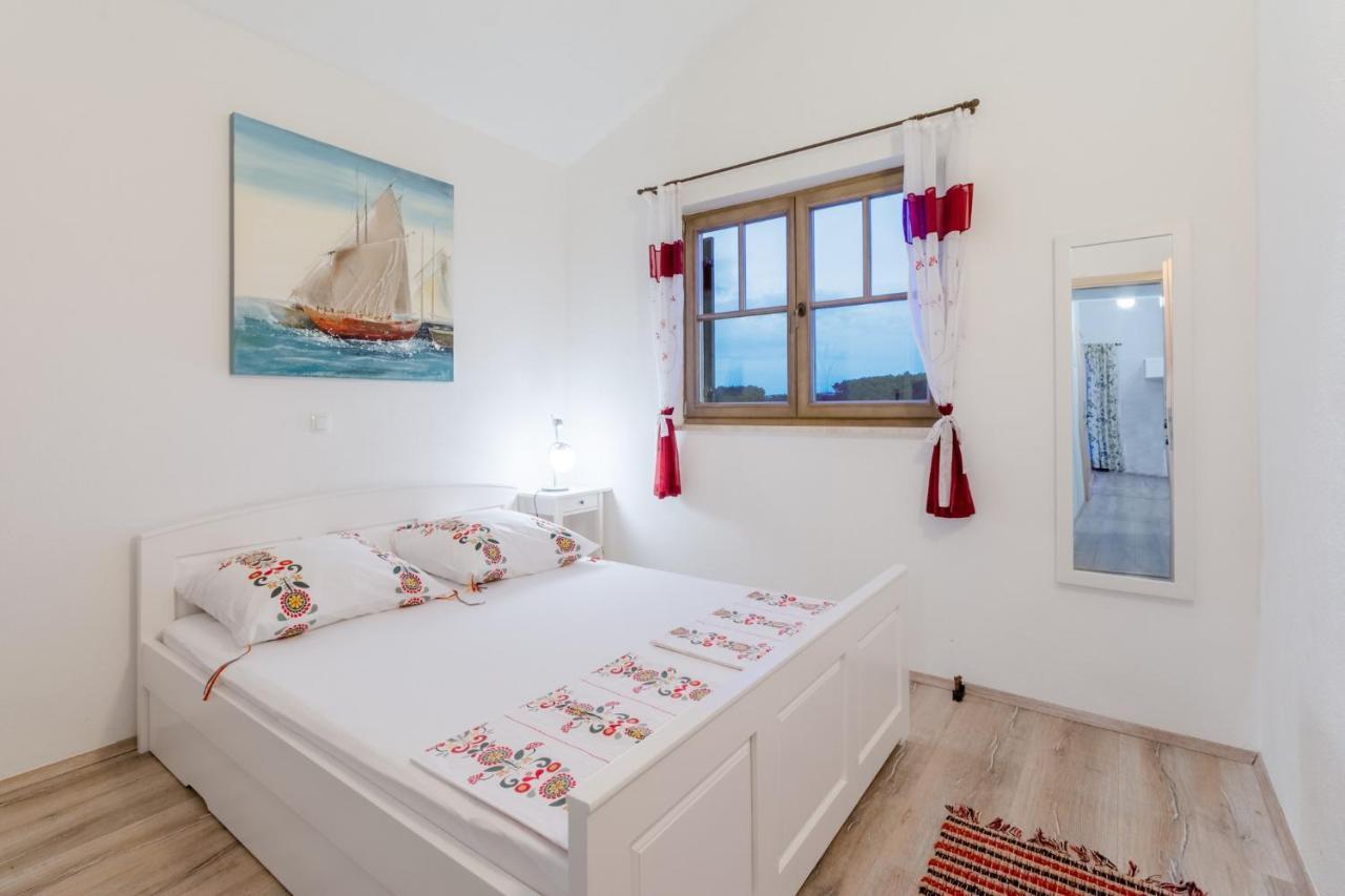 Apartments Villa Kameja Donji Okrug (Ciovo) Quarto foto
