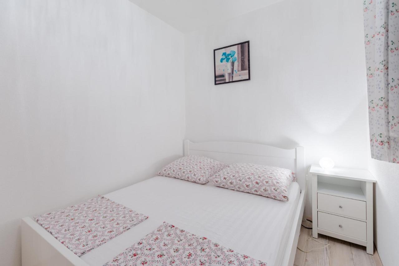 Apartments Villa Kameja Donji Okrug (Ciovo) Quarto foto